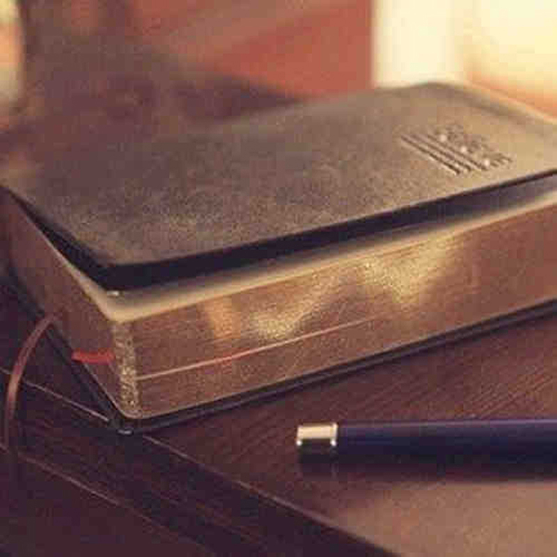 خمر سميكة الجلود الكتاب المقدس - مراجعة Vintage Leather Journal Notebook وسعره